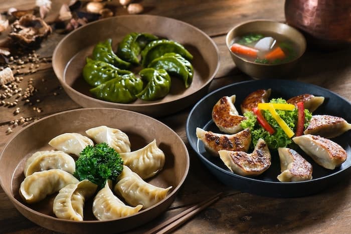 japanese-gyozas-dish